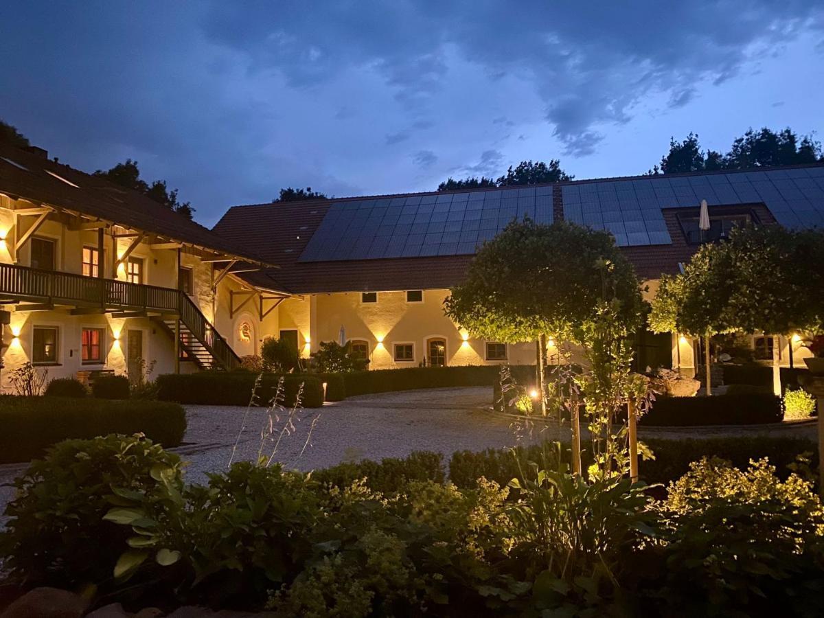 Gut Schwarz-N Hof Ferienwohnungen Bad Griesbach  Exterior photo